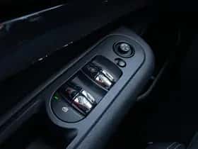 MINI Clubman (2016) thumbnail 16