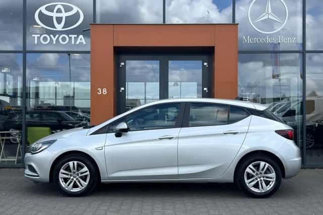 Opel Astra (2019) thumbnail 2
