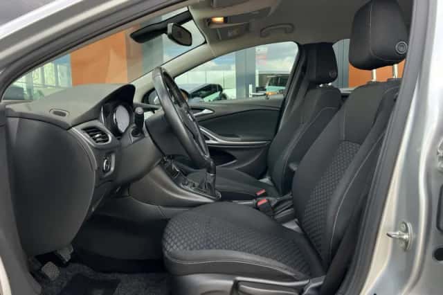 Opel Astra (2019) thumbnail 4