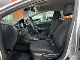 Opel Astra (2019) thumbnail 4