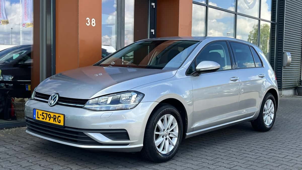 Volkswagen Golf (2019) — foto 1