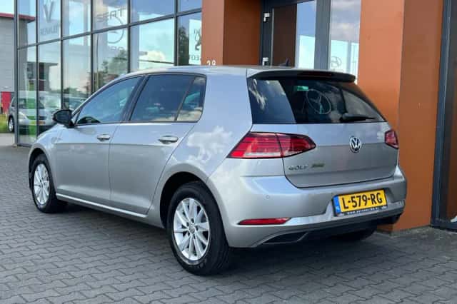Volkswagen Golf (2019) thumbnail 3