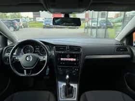 Volkswagen Golf (2019) thumbnail 5