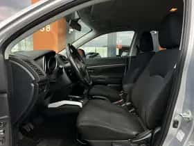 Mitsubishi ASX (2011) thumbnail 4