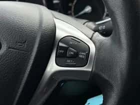Ford Fiesta (2015) thumbnail 16