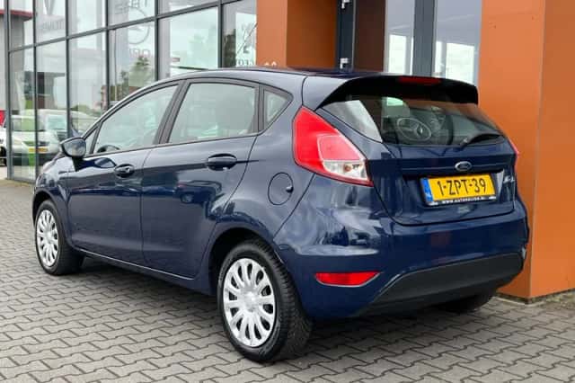 Ford Fiesta (2015) thumbnail 3