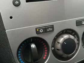 Opel Corsa (2012) thumbnail 20