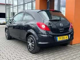 Opel Corsa (2012) thumbnail 3