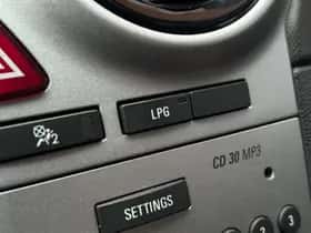 Opel Corsa (2012) thumbnail 21