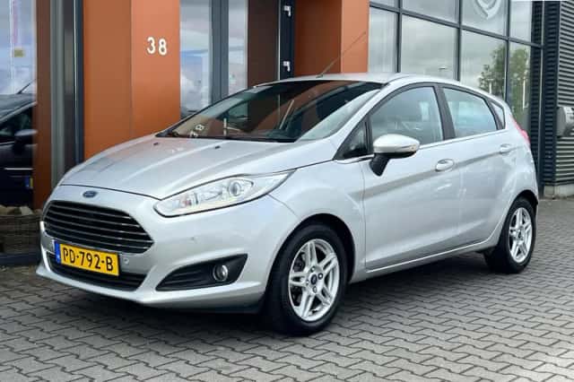Ford Fiesta (2014) thumbnail 1