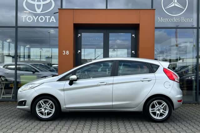Ford Fiesta (2014) thumbnail 2