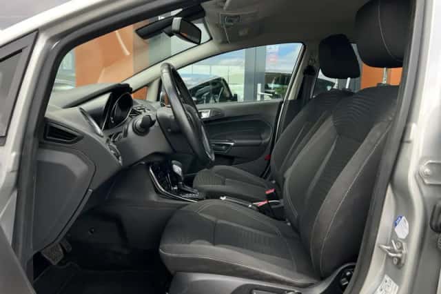 Ford Fiesta (2014) thumbnail 4