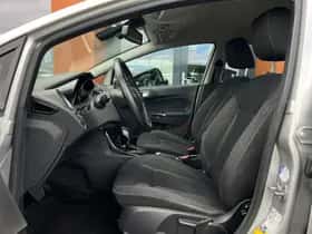 Ford Fiesta (2014) thumbnail 4