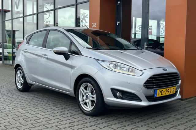 Ford Fiesta (2014) thumbnail 6