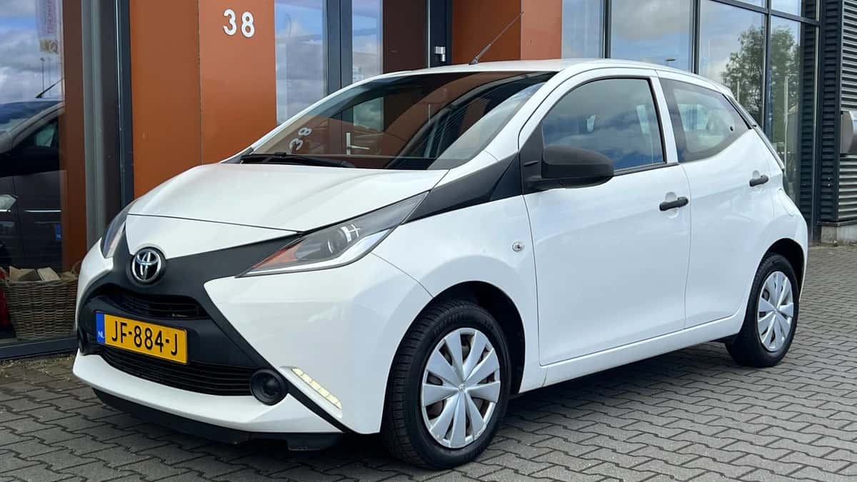 Toyota Aygo (2016) — foto 1