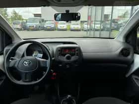 Toyota Aygo (2016) thumbnail 13