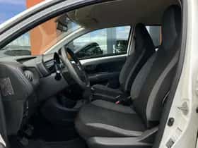 Toyota Aygo (2016) thumbnail 4