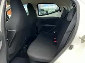 Toyota Aygo (2016) thumbnail 5