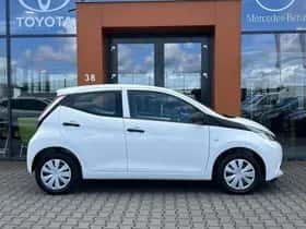 Toyota Aygo (2016) thumbnail 8