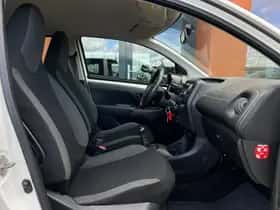Toyota Aygo (2016) thumbnail 10