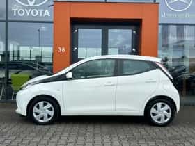 Toyota Aygo (2017) thumbnail 2