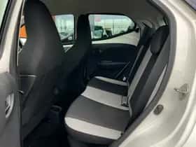 Toyota Aygo (2017) thumbnail 5