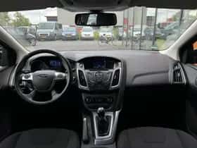 Ford Focus (2013) thumbnail 12