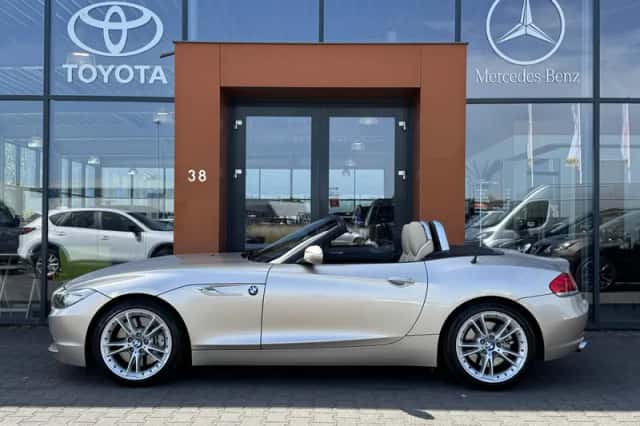 BMW Z4 (2009) thumbnail 2