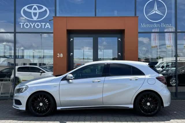 Mercedes-Benz A-Klasse (2015) thumbnail 2
