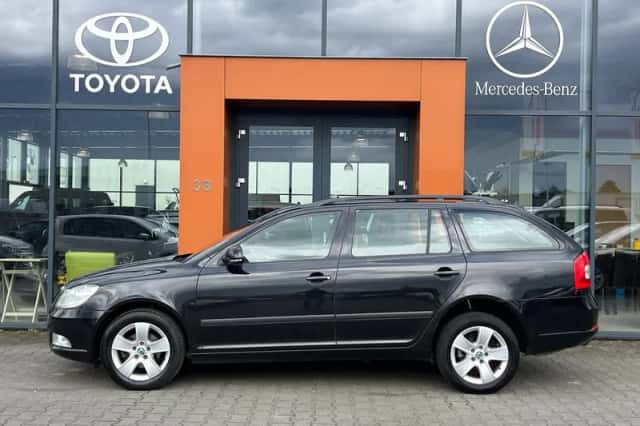 Škoda Octavia (2012) thumbnail 2