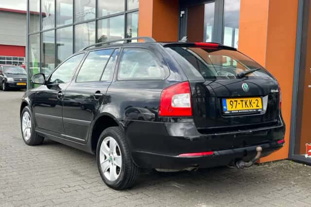 Škoda Octavia (2012) thumbnail 3
