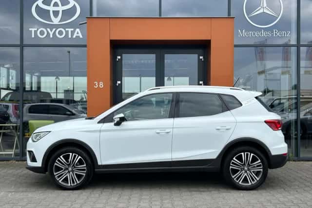 SEAT Arona (2018) thumbnail 2