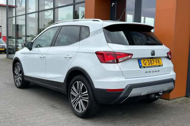 SEAT Arona (2018) thumbnail 3