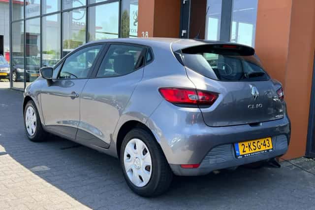 Renault Clio (2013) thumbnail 3