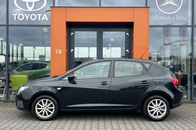 SEAT Ibiza (2011) thumbnail 2