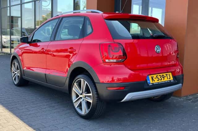 Volkswagen Polo (2011) thumbnail 3