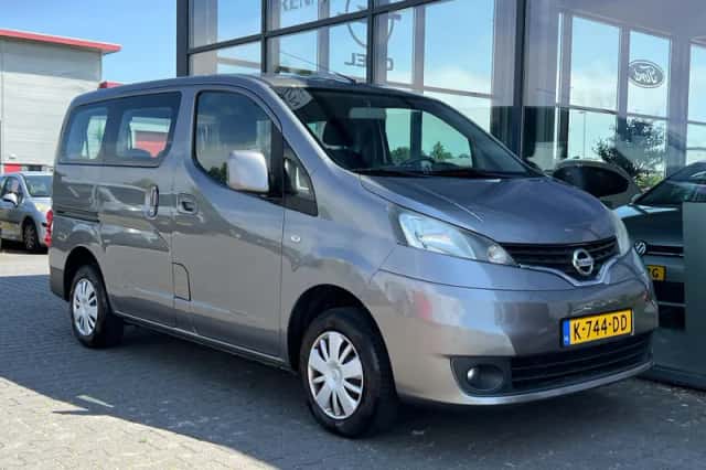 Nissan Evalia (2013) thumbnail 6