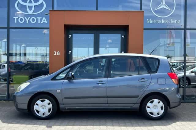 Toyota Corolla (2003) thumbnail 2