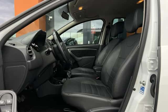 Dacia Duster (2014) thumbnail 4