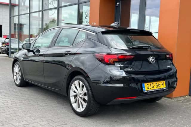 Opel Astra (2017) thumbnail 3