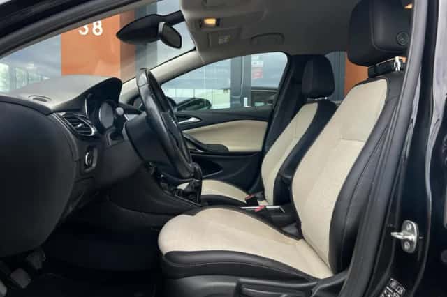 Opel Astra (2017) thumbnail 4