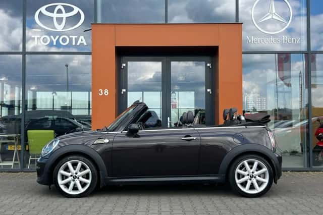 MINI Cabrio (2012) thumbnail 2