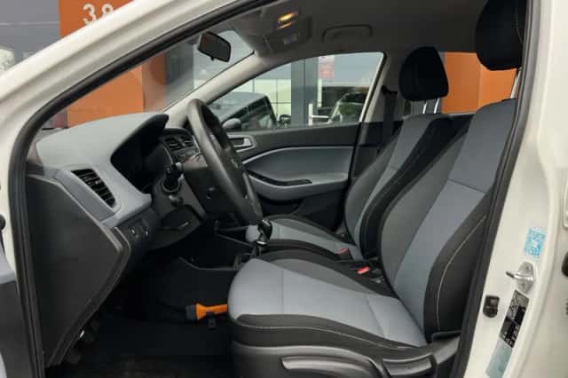 Hyundai i20 (2017) thumbnail 4