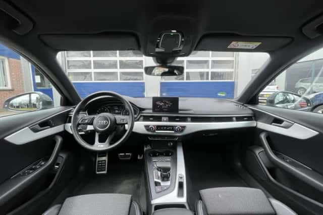 Audi A4 (2018) thumbnail 4