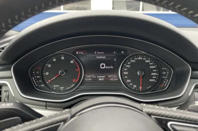 Audi A4 (2018) thumbnail 5