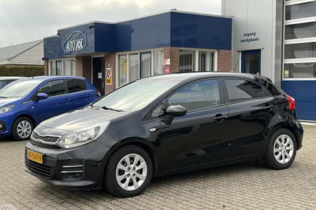 Kia Rio (2016) thumbnail 2
