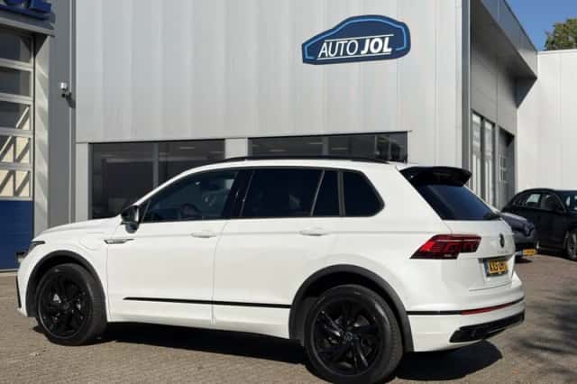Volkswagen Tiguan (2023) thumbnail 2