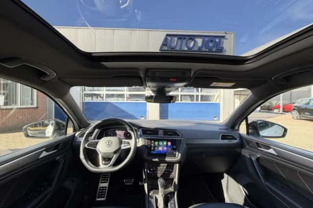 Volkswagen Tiguan (2023) thumbnail 4