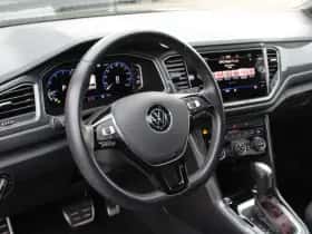 Volkswagen T-Roc (2022) thumbnail 2