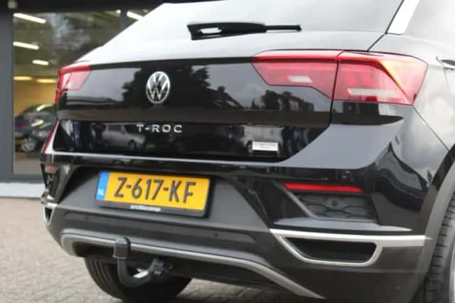 Volkswagen T-Roc (2022) thumbnail 4